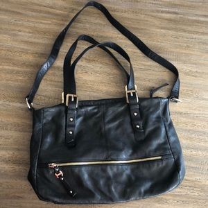 B. Makowsky leather purse